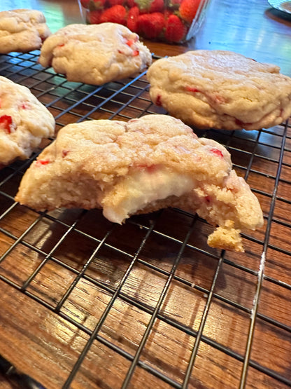 Strawberry Cheesecake Cookies